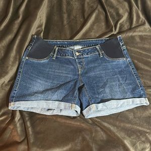 Old Navy Maternity Jean shorts size 8